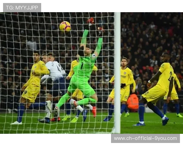 弗兰克在门前强力抢点，推射破门：这才是真正的锋线杀手！